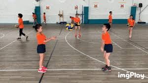 场面火爆，吉马良斯掐罗梅罗脖子逃过红牌